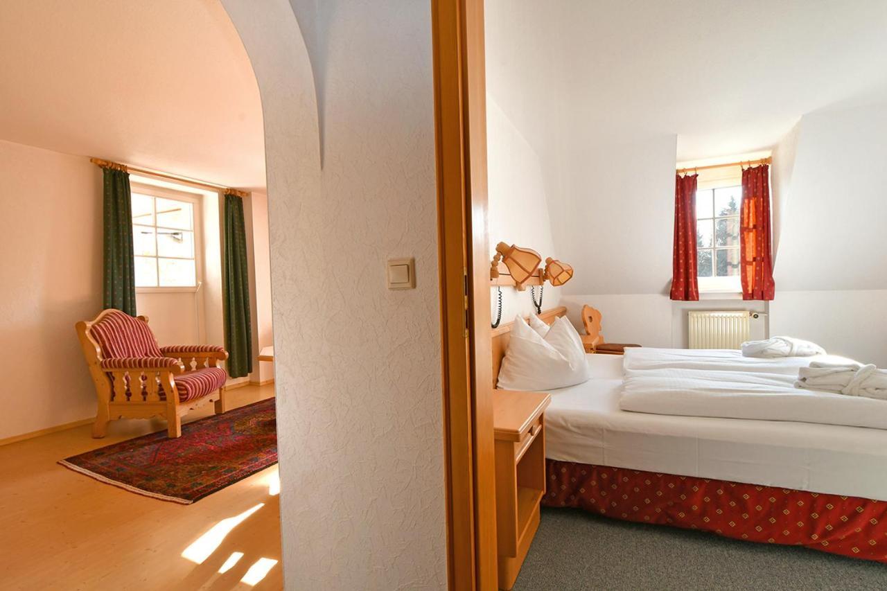 Landhotel Altes Zollhaus 헤름스도르프 외부 사진