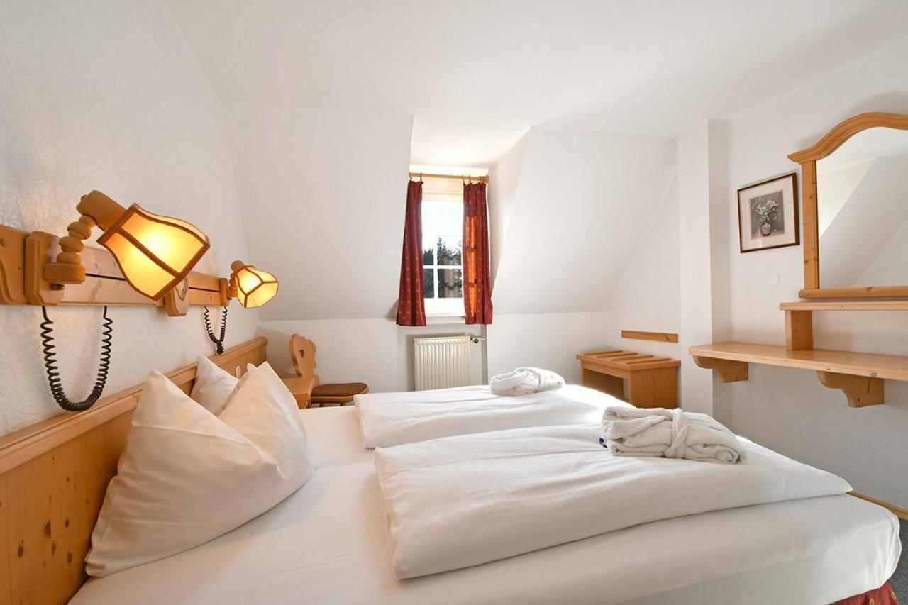 Landhotel Altes Zollhaus 헤름스도르프 외부 사진